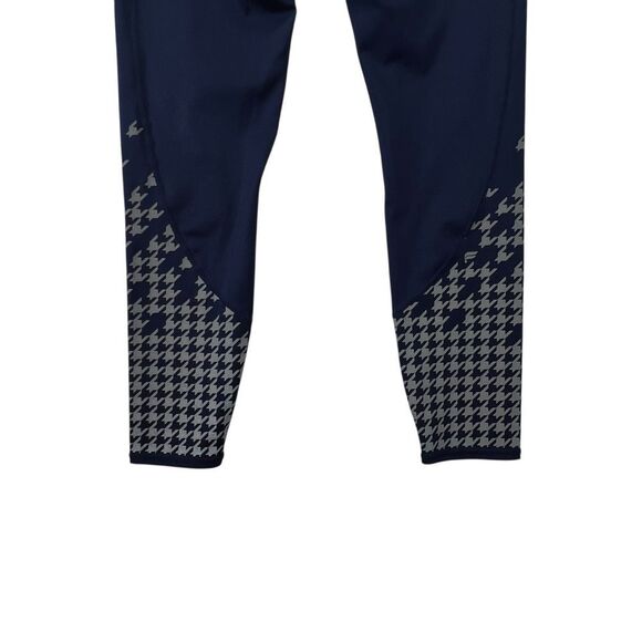 Small Fabletics Mid-Rise Ultracool Reflective 7/8 -
Fabletics - Picture 2 of 13